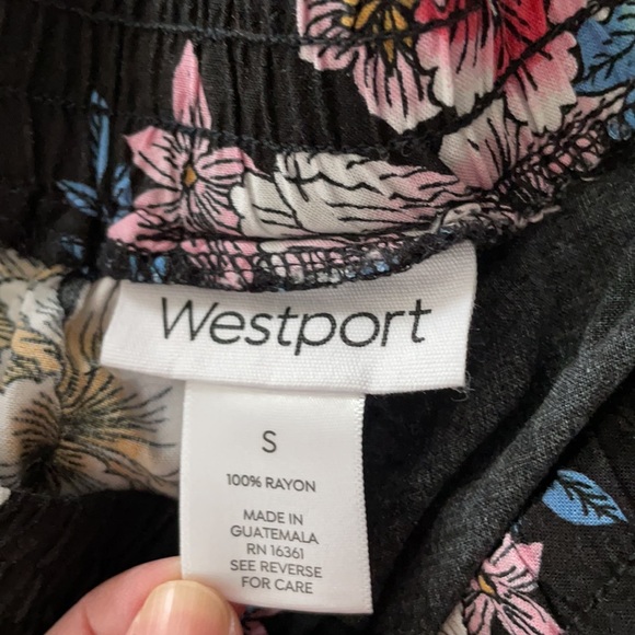 Cropped Floral Pants - Picture 6 of 6